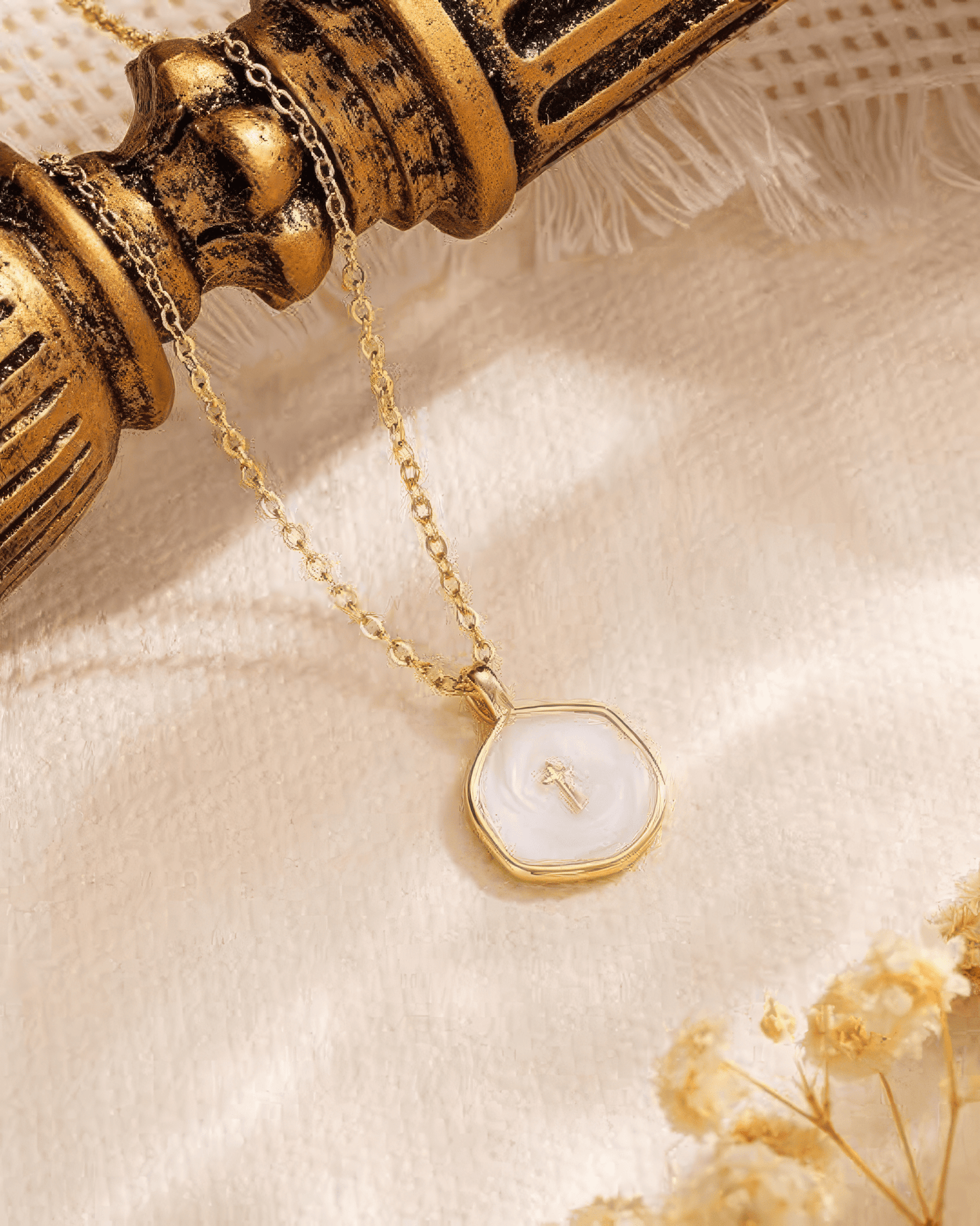 Klerona & Co Cross Pendant Necklace - Klerona & Co