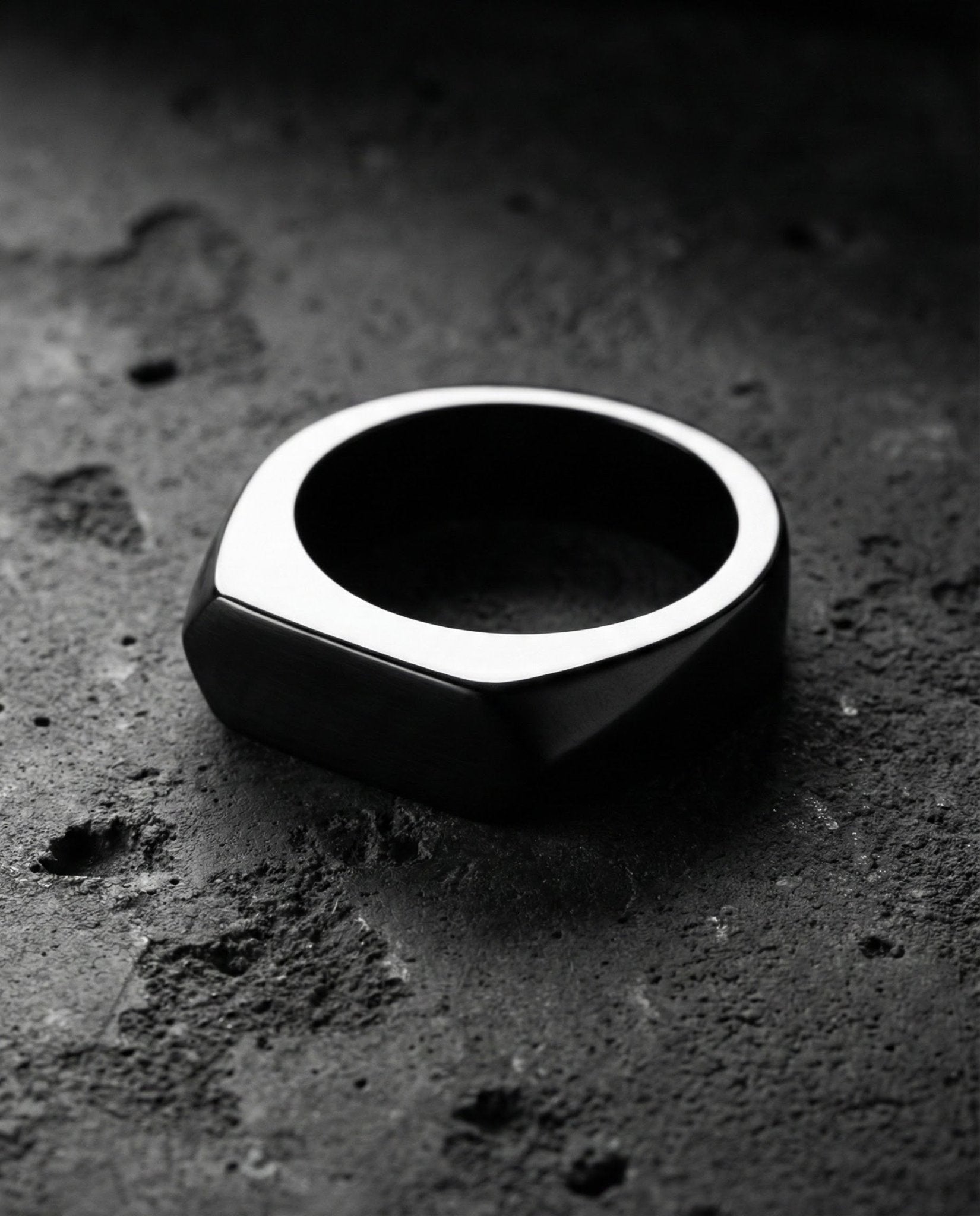 The Vault Signet - Klerona & Co