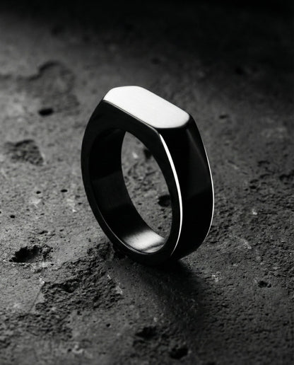 The Vault Signet - Klerona & Co